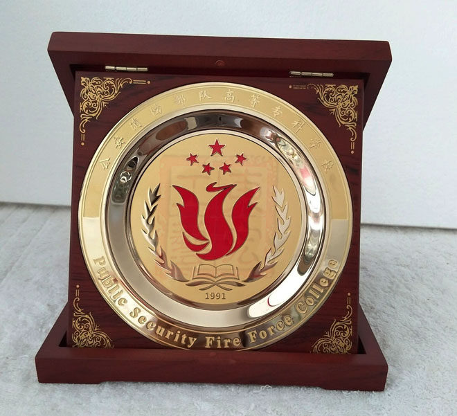 學(xué)校紀念盤定制.jpg