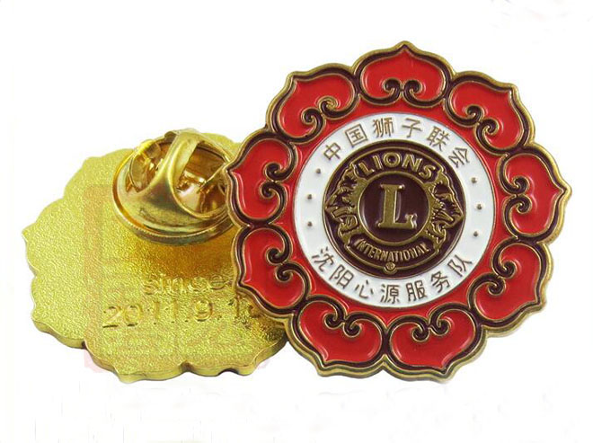 中國獅子聯(lián)會(huì)徽章定做.jpg
