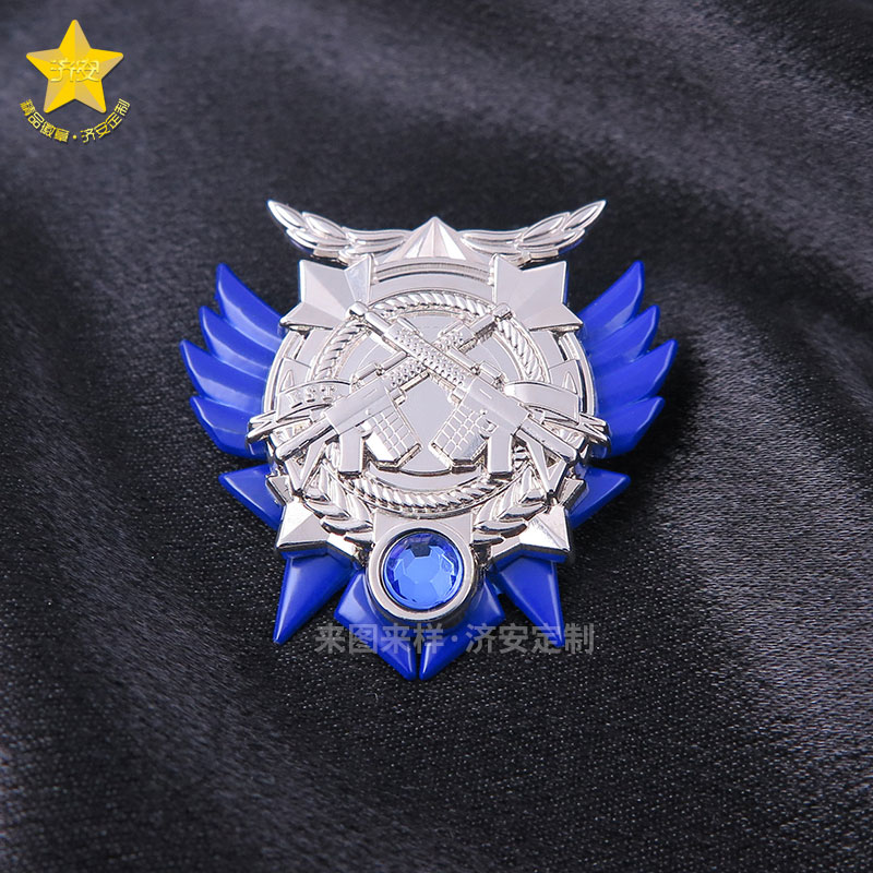 雙層設(shè)計(jì)鑲寶石徽章定制